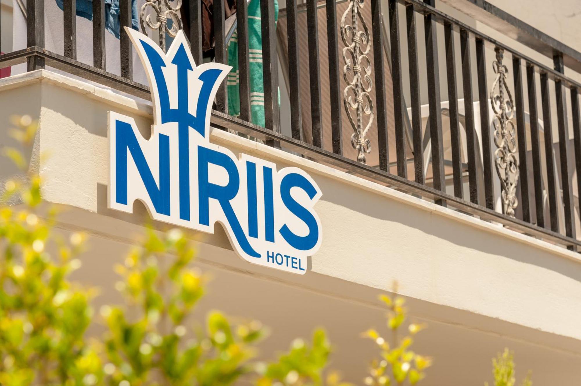 Niriis Hotel Kato Daratso Bagian luar foto